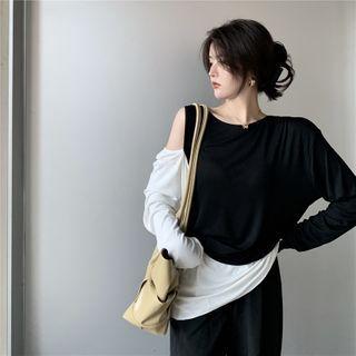 Two-tone Cold-shoulder Long-sleeve T-shirt Black & White - One Size