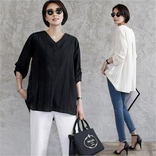V-neck 3/4-sleeve Dip-back Linen Blend Top