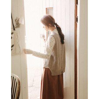 Multi-pocket Buttoned Wool Knit Vest One Size