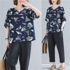 Patterned V-neck Elbow-sleeve T-shirt Dark Blue - One Size