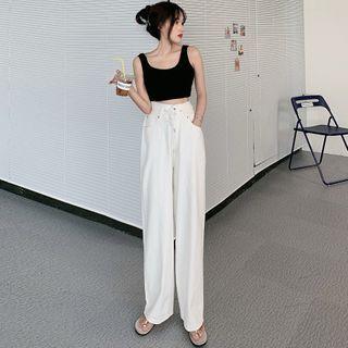 Cropped Tank Top / Straight-fit Jeans