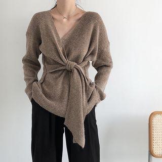 Tie-waist V-neck Knit Top