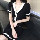 Contrast Trim V-neck Short-sleeve Knit A-line Dress