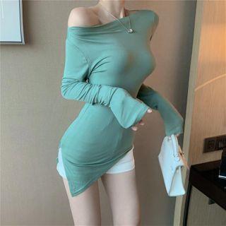 One-shoulder Long-sleeve Asymmetric Hem T-shirt