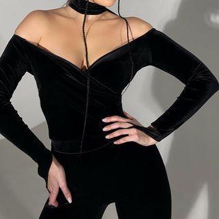 Set: Long-sleeve Choker-neck Crop Top + Skinny Pants