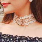 Ring-accent Lace Choker