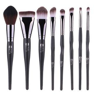 Makeup Brush Set (8 Pcs + Poach)