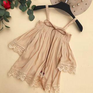 Lace-hem Feather Strap Off-shoulder Top