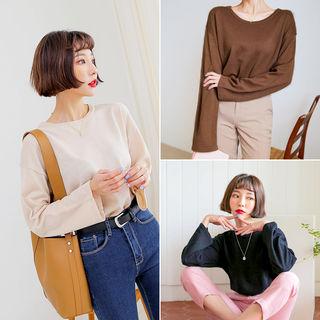 Round-neck Lightweight Knit Top