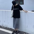 Lettering Short-sleeve T-shirt / Plaid Midi Skirt