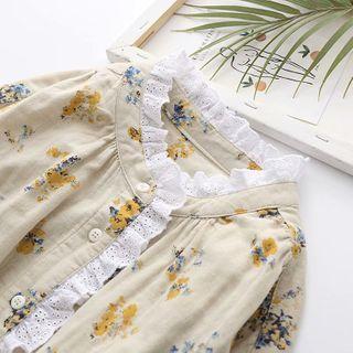 Long-sleeve Ruffle Trim Floral Blouse 01 - One Size