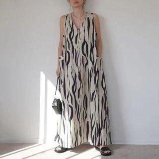 Sleeveless Print Maxi Dress Black & White - One Size