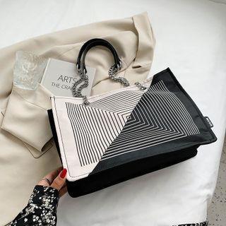 Line Chain Shoulder Bag Black - One Size