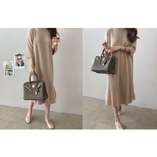 Round-neck 3/4-sleeve Midi Knit Dress