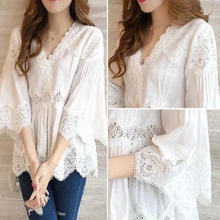 Crochet Trim V-neck 3/4 Sleeve Top