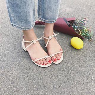 Toe-loop Chunky Heel Sandals