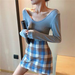 Plain Long-sleeve Slim-fit Top / Check Skirt