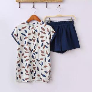 Set: Feather Pattern Blouse + Shorts
