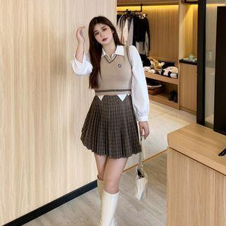 Sweater Vest / Plaid Pleated Skirt / Cropped Blouse