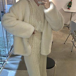 Fleece Jacket / Knit Hoodie / Midi Fitted Skirt