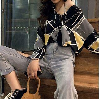 Set: Long Sleeve Print Shirt + High Waist Cutout Jeans