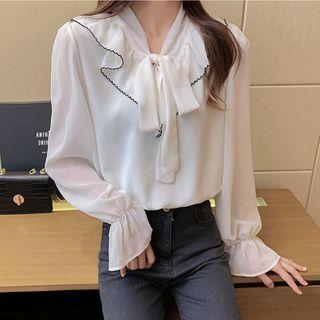 Contrast Trim Ribbon Bell-sleeve Blouse