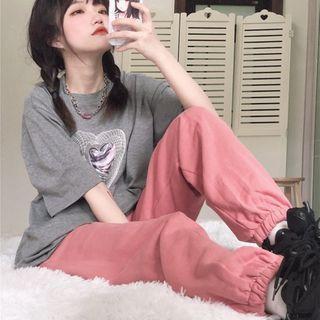 Short-sleeve Heart Print T-shirt / Cropped Harem Pants