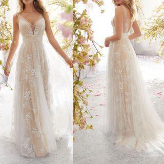 Sleeveless A-line Lace Wedding Gown
