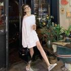 Off-shoulder T-shirt / Shorts