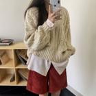 Cable-knit Sweater / Plain Shorts