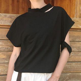 Short-sleeve Slit Back T-shirt
