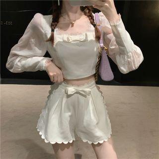 Square-neck Blouse / Scallop Wide-leg Shorts
