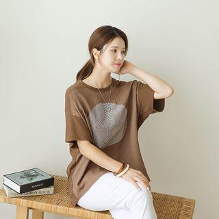 Printed Contrast-panel Dip-back T-shirt