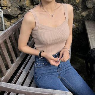 Sweetheart-neck Sleeveless Knit Top