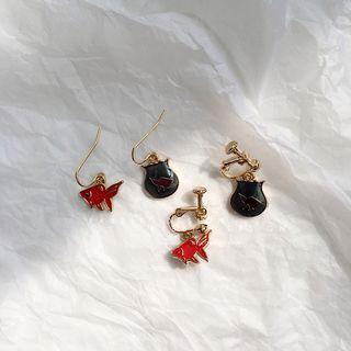 Non-matching Alloy Cat & Goldfish Earring