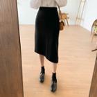 Slit-back Asymmetric-hem Skirt