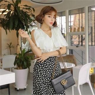 V-neck Sleeveless Flap Blouse