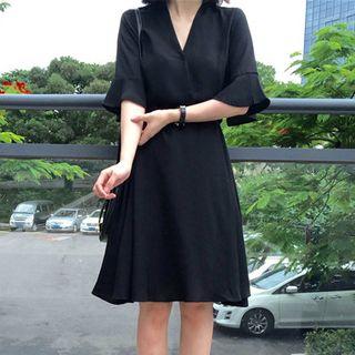 V-neck Elbow Sleeve Chiffon Dress