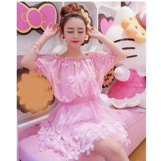 Set: Butterfly Applique Off-shoulder Short-sleeve Top + A-line Skirt