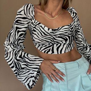 Bell-sleeve Square-neck Zebra-print Crop Top