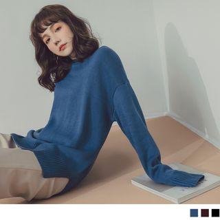 Slit-side Drop Shoulder Plain Knit Top