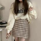 Lettering Round-neck Sweatshirt / Houndstooth A-line Semi Skirt