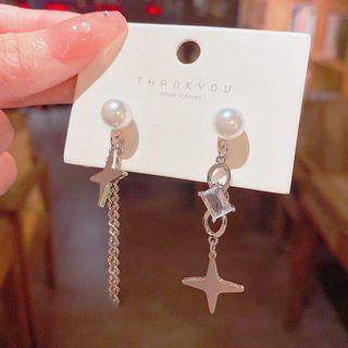 Star Faux Pearl Asymmetrical Alloy Dangle Earring 1 Pair - E4719 - Silver - One Size