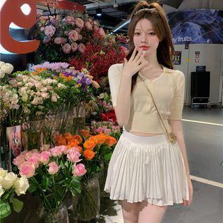 Short-sleeve Crop Top / Pleated Skirt