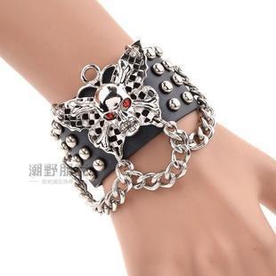 Rhinestone Skull Studded Bracelet