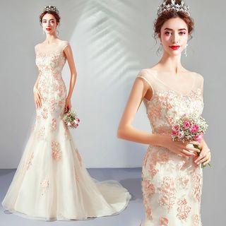Sleeveless Embroidered Trained Mermaid Wedding Dress