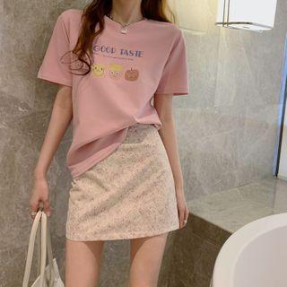 Short-sleeve Cartoon Print T-shirt / A-line Lace Skirt