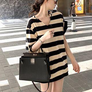Short-sleeve V-neck Striped Hooded Top
