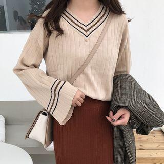 Contrast Trim V-neck Knit Top Almond - One Size