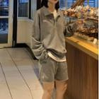 Polo-neck Sweatshirt / Wide-leg Shorts